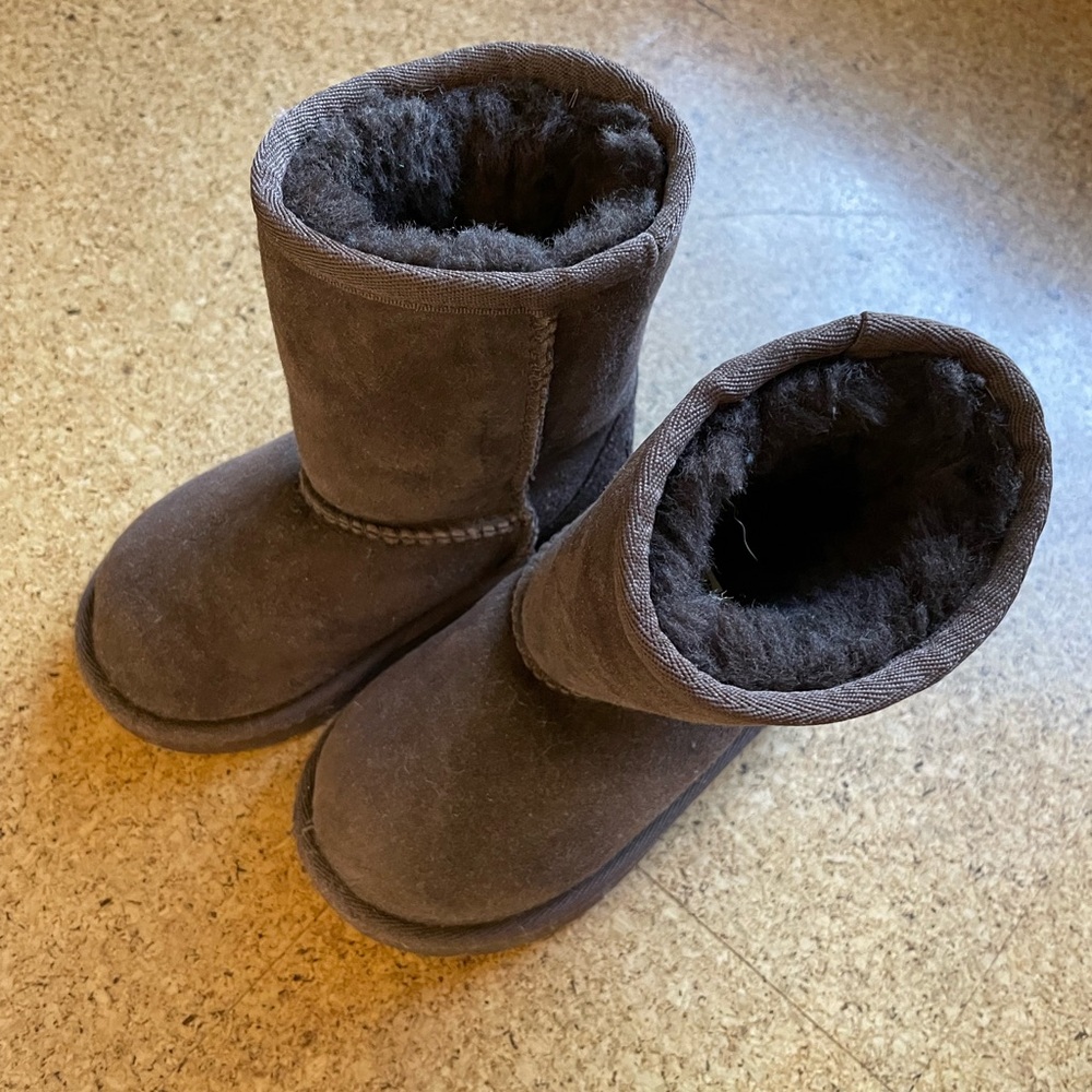 UGG Kids Boots in Dark Gray - Picture 2 of 6